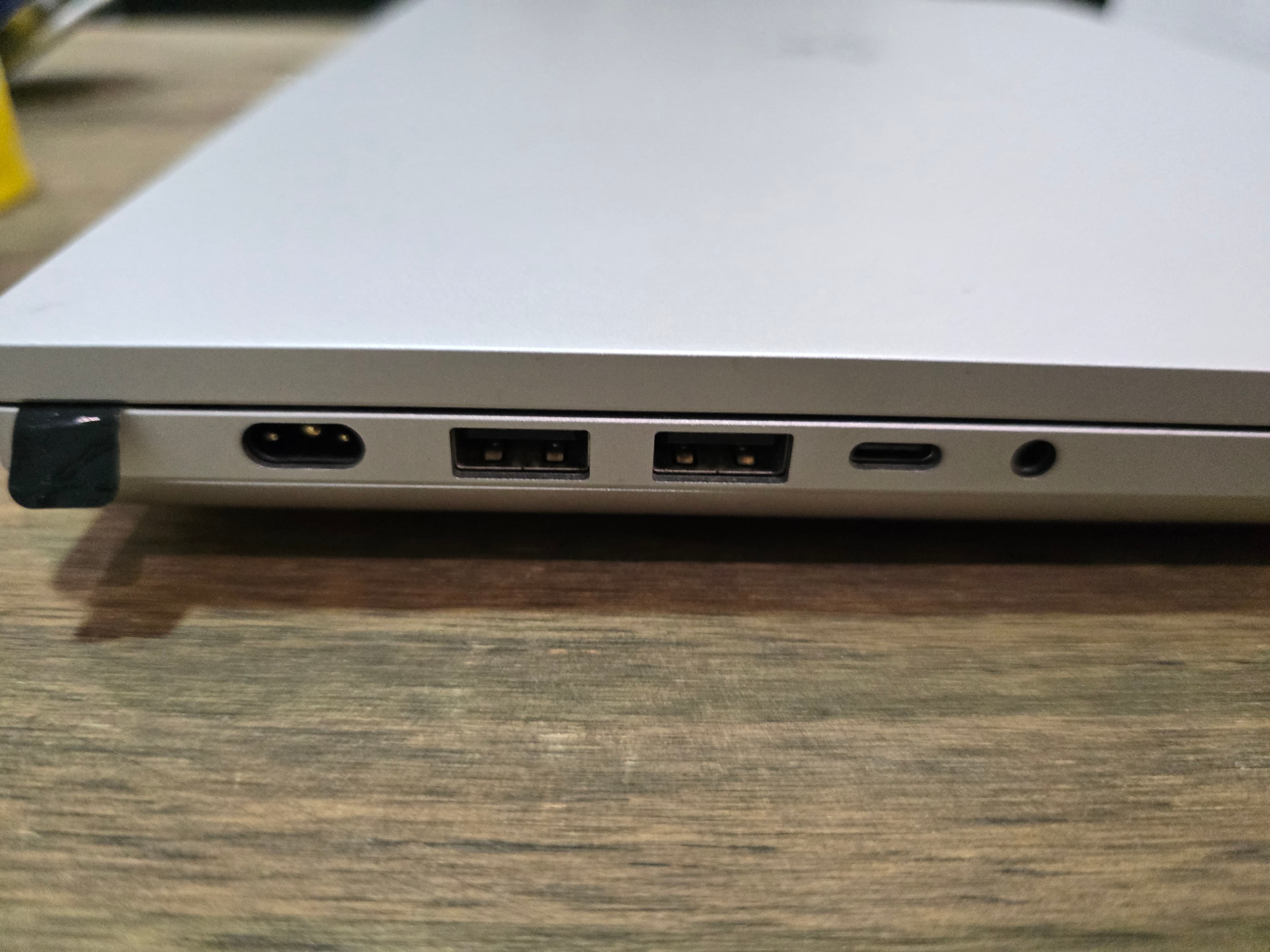 Laptop Razer Blade 16 con iluminación RGB