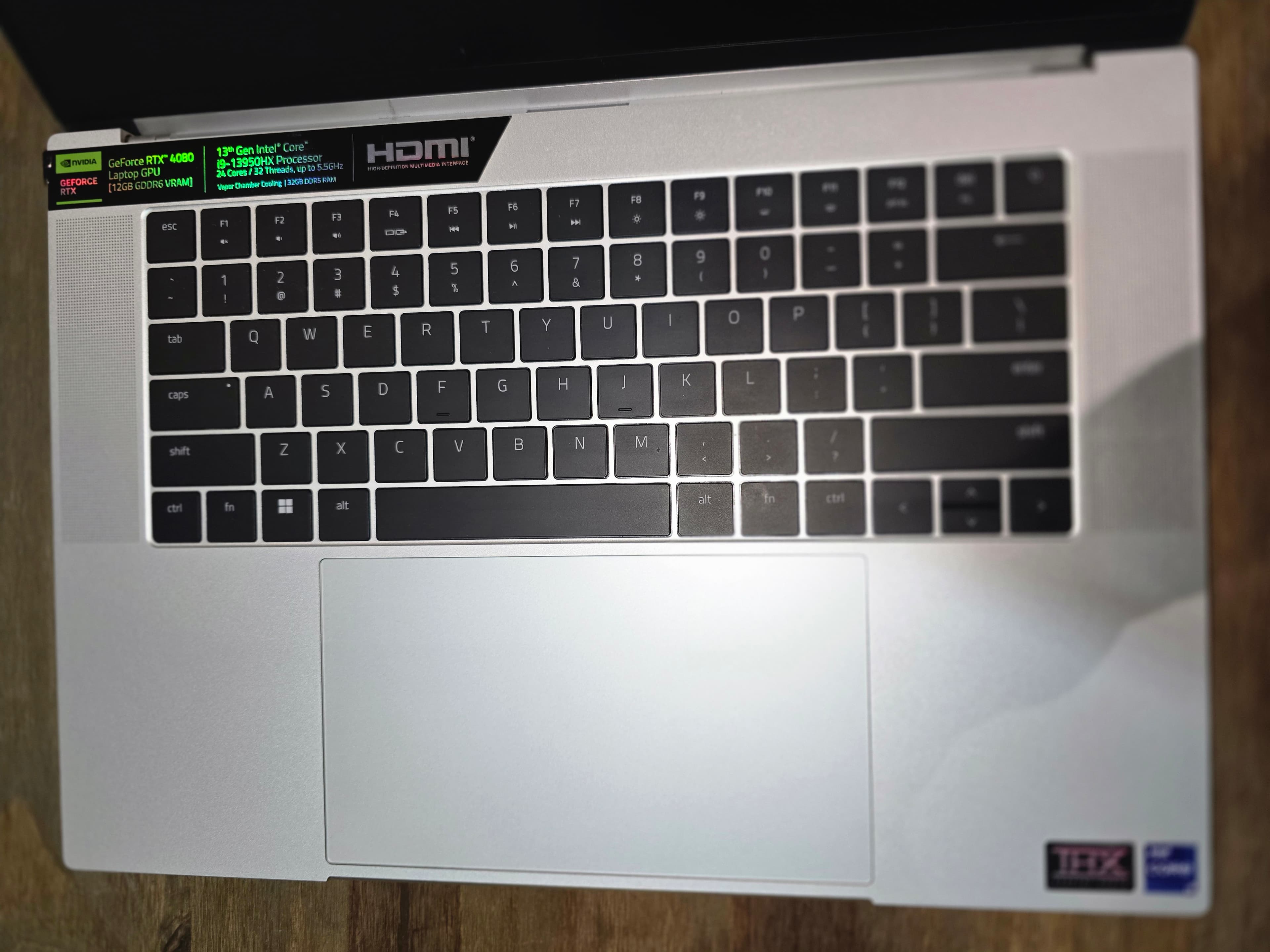 Laptop Razer Blade 16 con iluminación RGB